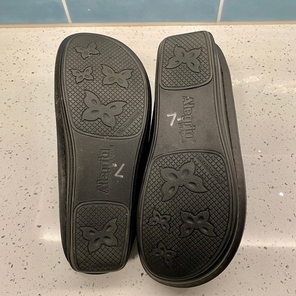 Alegria Black Leather Embossed Boho Comfort Clog Shoes Mule Slip Resistant 39 - Picture 8 of 10